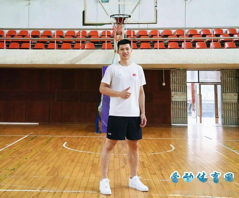 FIBA三篮官方晒精彩瞬间：这里是禁飞区，吴星锐献上空中封盖